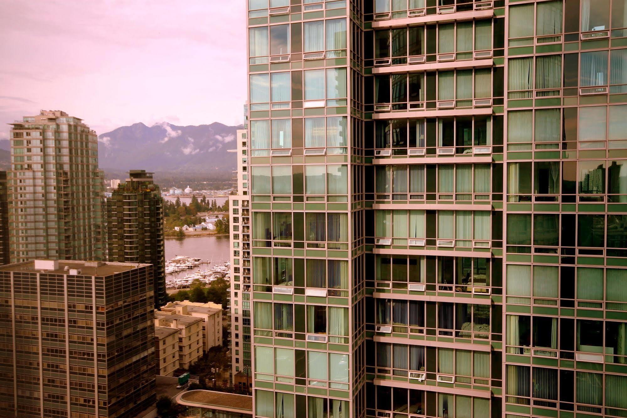 Dunowen Properties Apartamento Vancouver Exterior foto